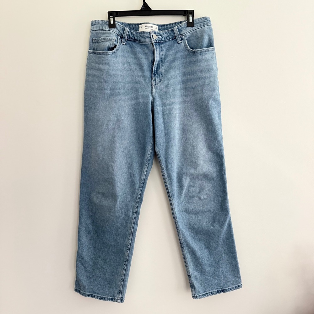 Hollister Light Wash High Rise Straight Jeans, Size 14/32R